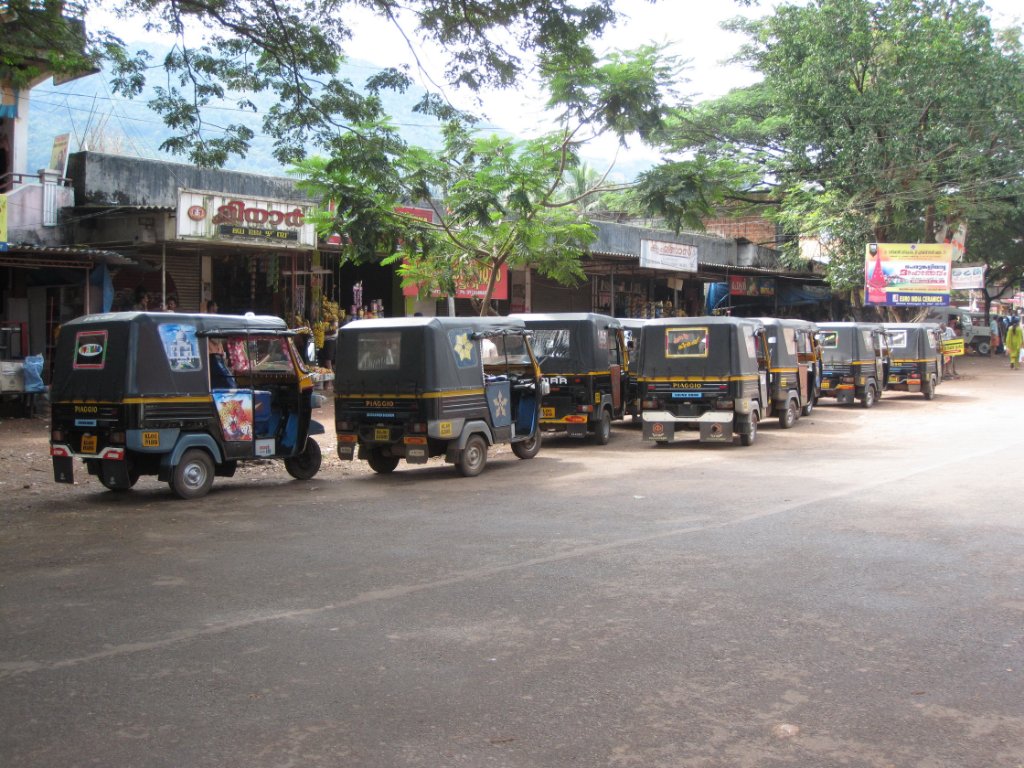 03-Auto Rickshaws.jpg - Auto Rickshaws